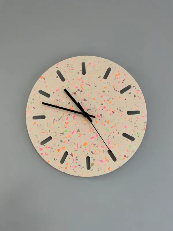 Wanduhr mit Time Stripes | Terrazzo | handmade | mit geräuschlosem Quarzuhrwerk