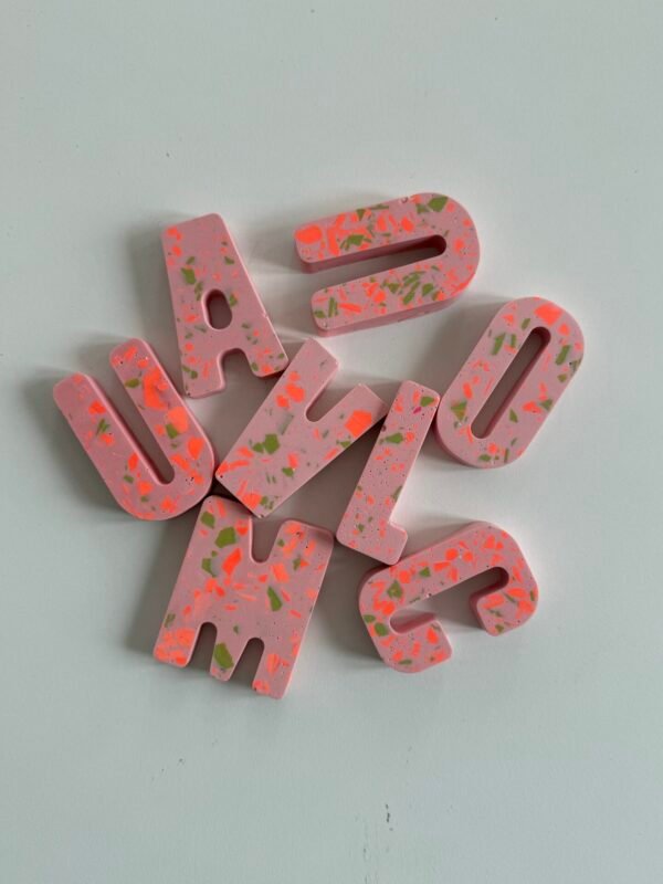 handgemachte Buchstabenmagnete, Magnet, Terrazzo-Optik