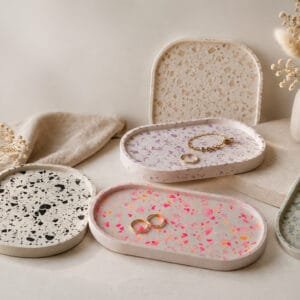 Terrazzo Schmuckschalen mit Schmuck